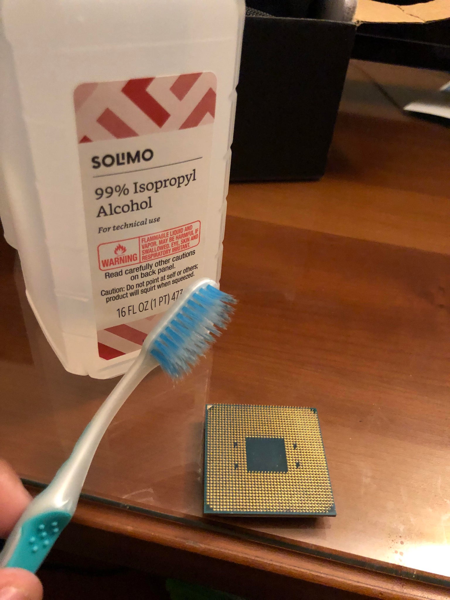 Cleaning CPU With Isopropyl Alcohol